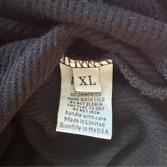 Lauren Moshi | McKinley Thumbholes Camo Lips Ultra Soft Waffle Knit Shirt | XL - Picture 6 of 7